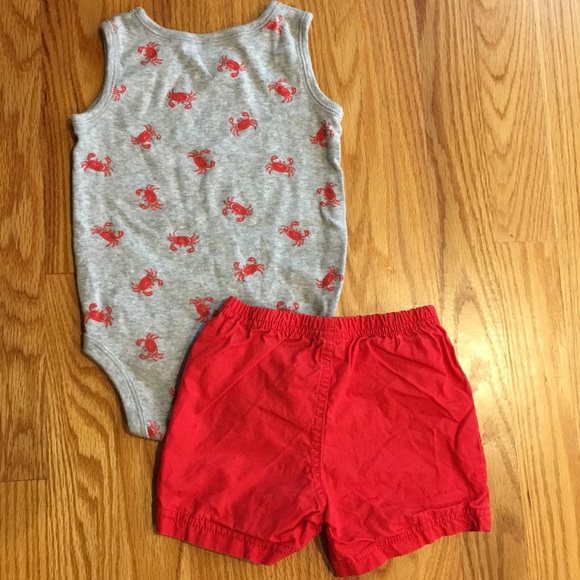 3/$10 - Carters Boys Red Shorts w/ Crab Bodysuit - Picture 2 of 5